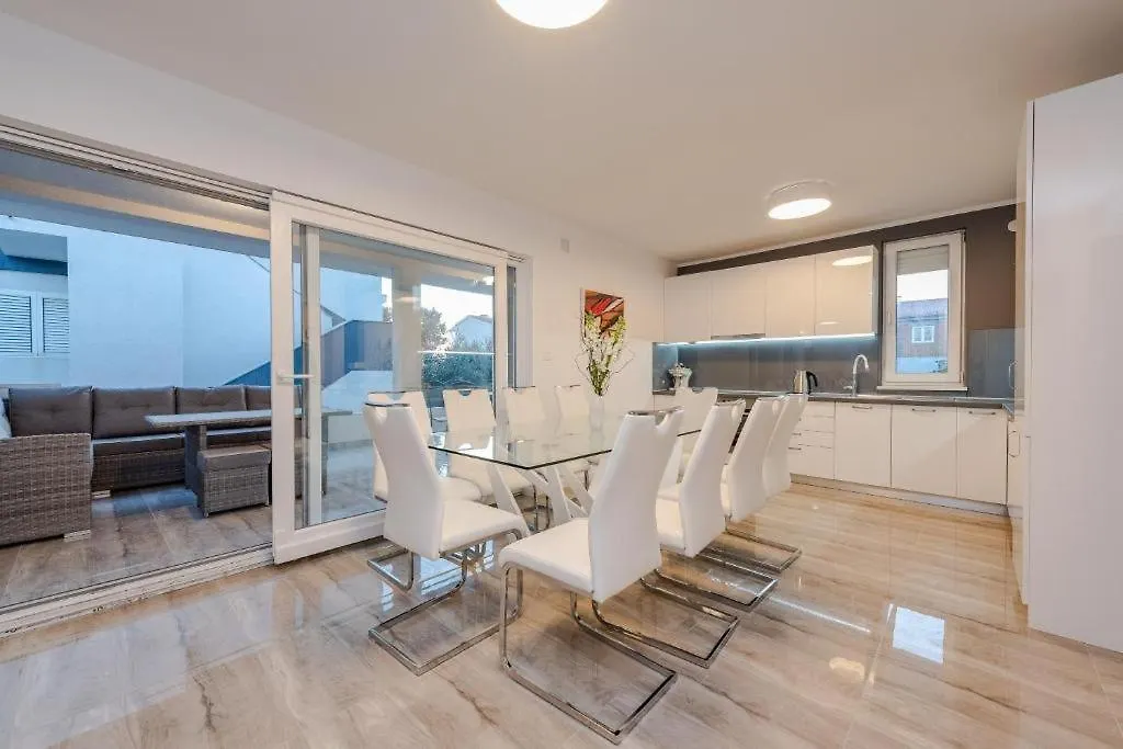 Luxury Mandre House Villa