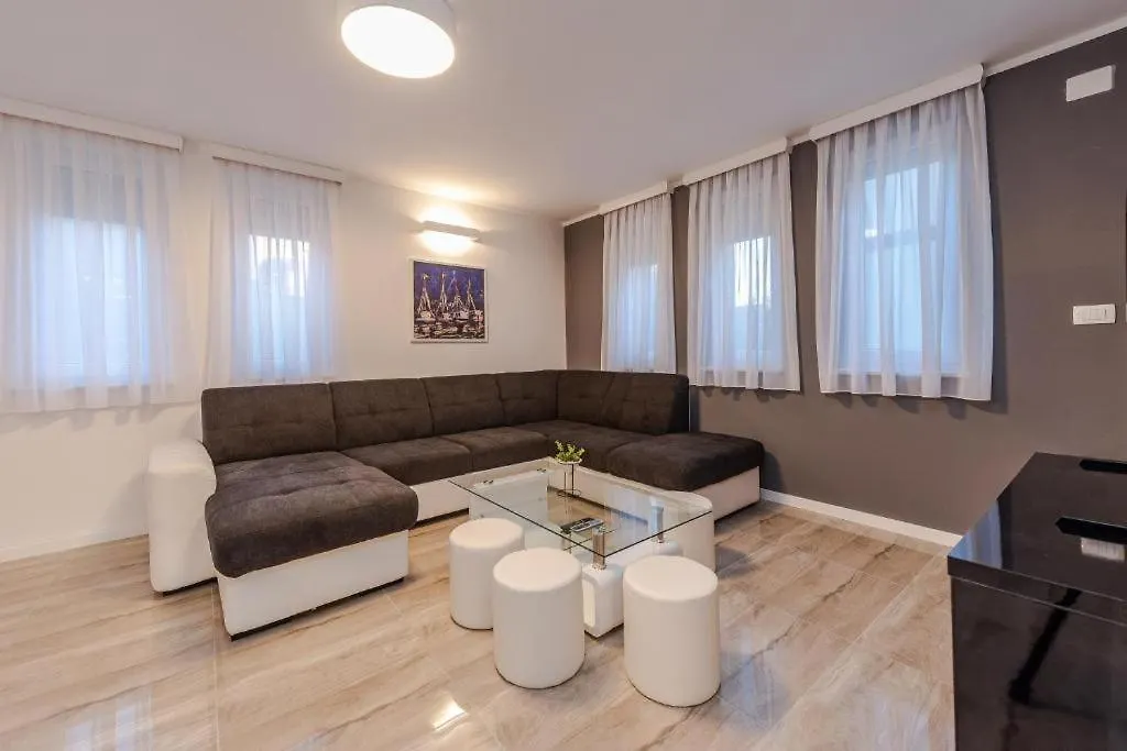 Luxury Mandre House Villa