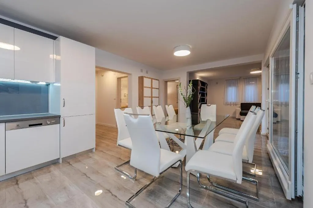 Luxury Mandre House Villa
